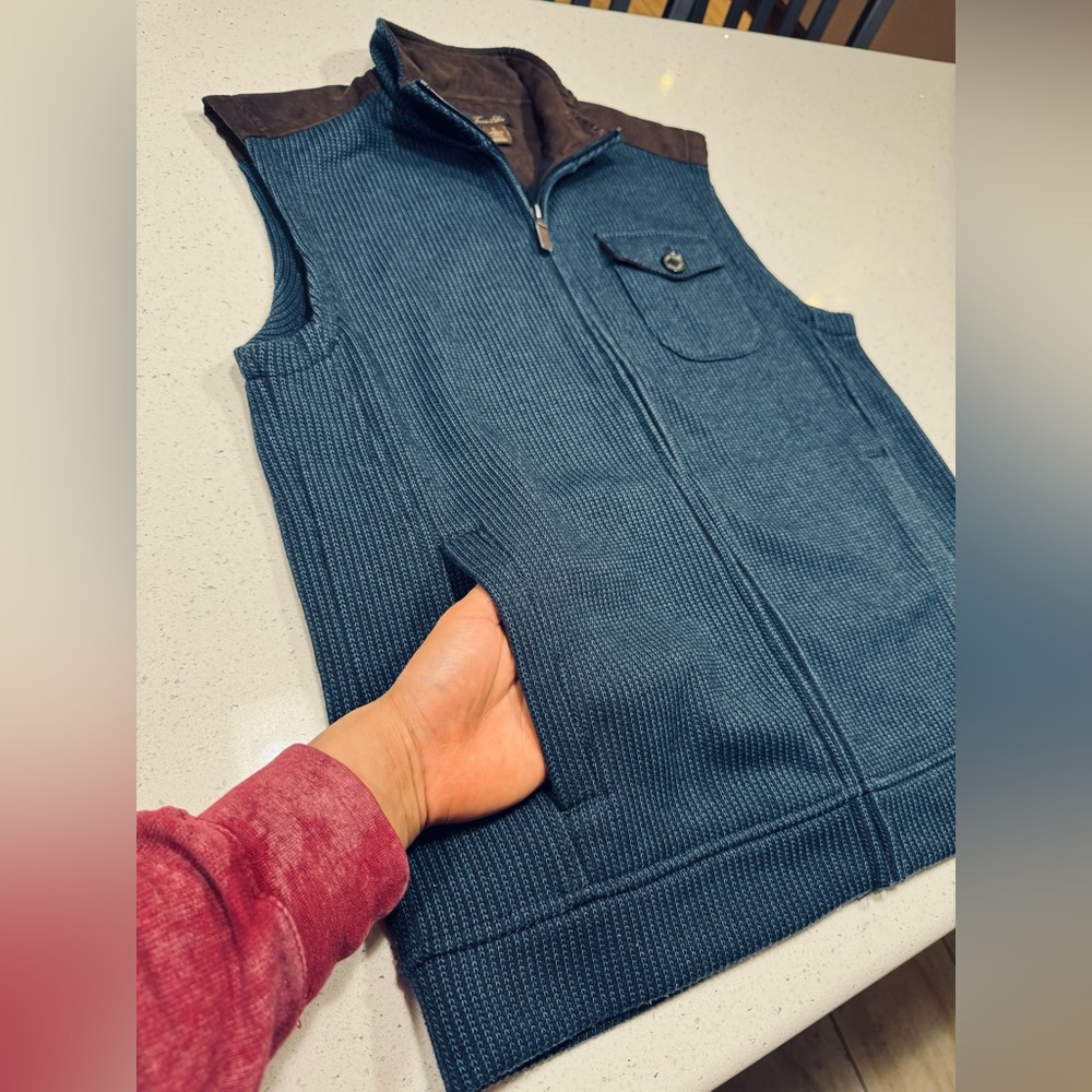 TASSO ELBA MENS SWEATER VEST ( Great condition )